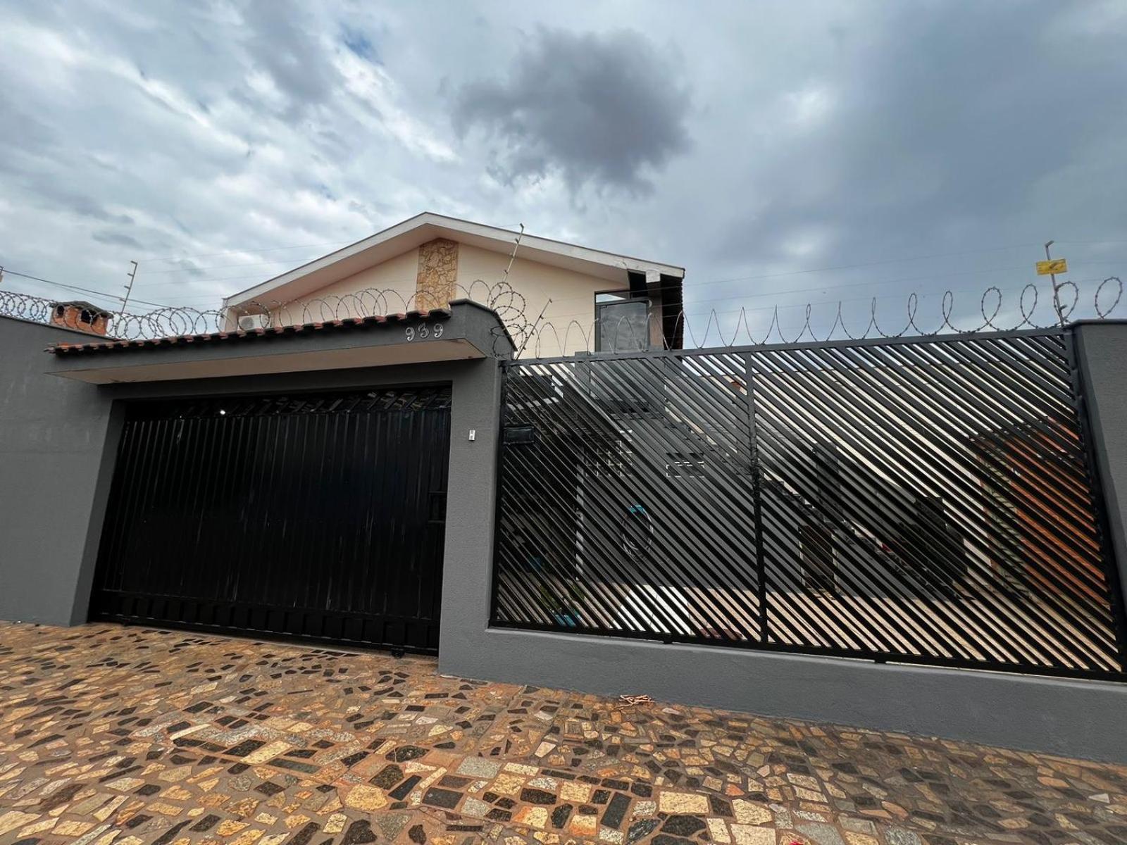 Casa Com Churrasqueira Mr2 Londrina
